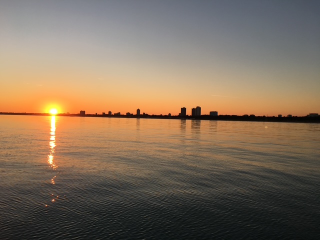 Tramonto rosso sul mare a Lignano